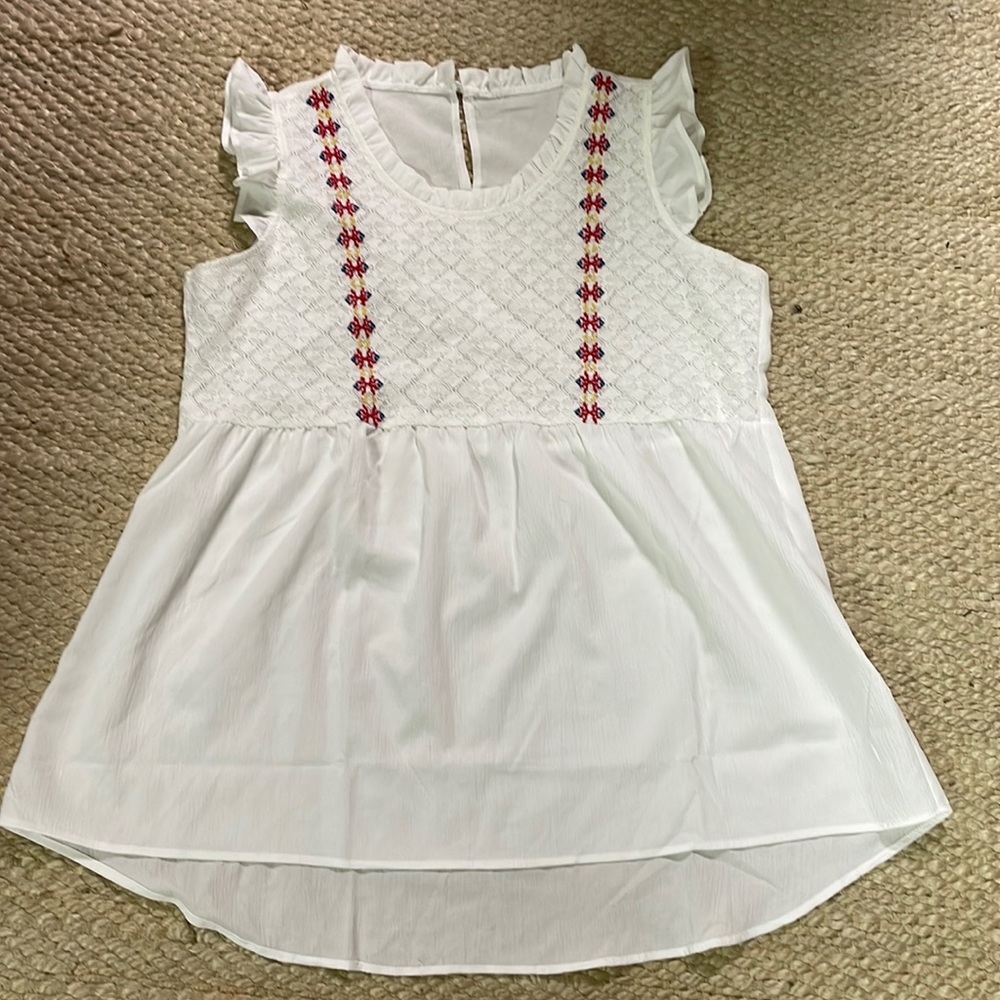 Summer blouse sleeveless